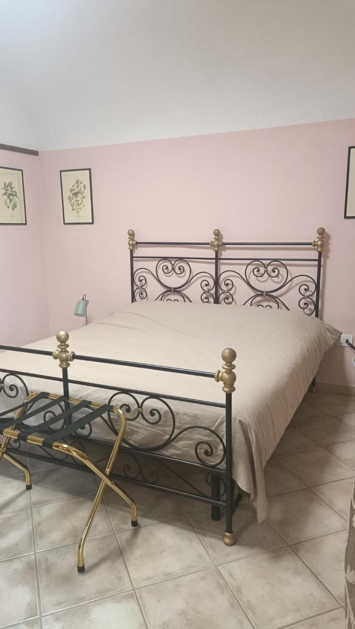 Il Cortile Di Greta Panzió Lu (Piedmont) Kültér fotó